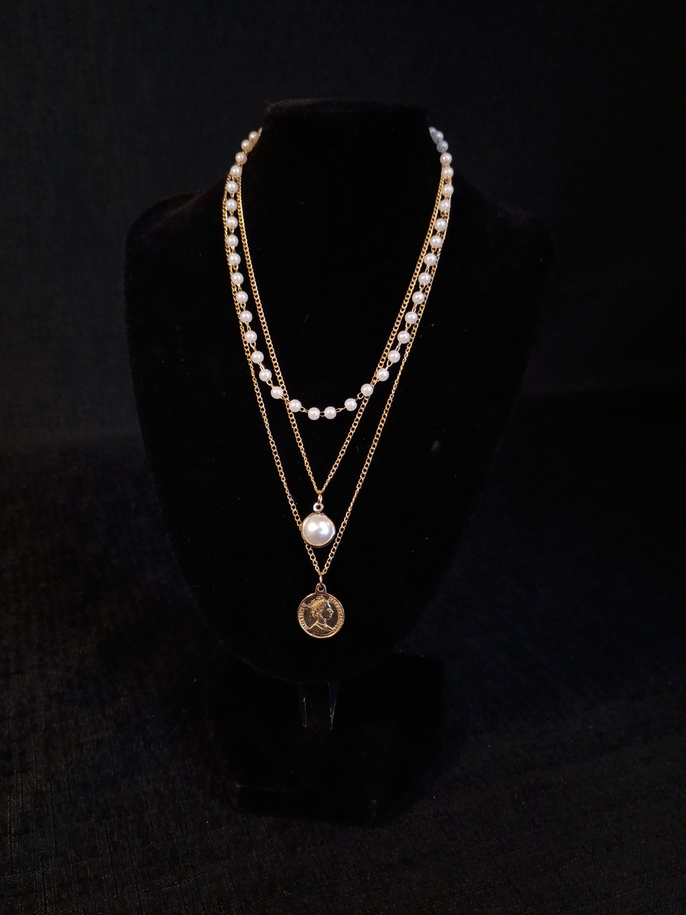 Layered Gold Tone Faux Pearl Necklace W Elizabeth II Faux Coin Pendant 15in